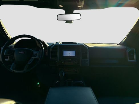 Used 2018 Ford F150 Raptor w/ Equipment Group 802A Luxury AWD/4WD image 3