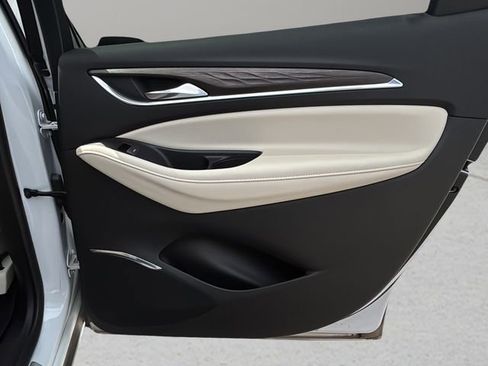 Used 2023 Buick Enclave Avenir w/ Avenir Technology Package image 11