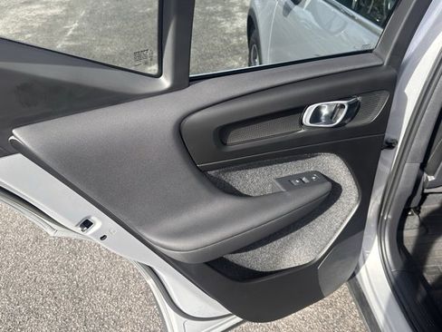 Used 2023 Volvo XC40 B5 Plus w/ Driver Assist Package image 7