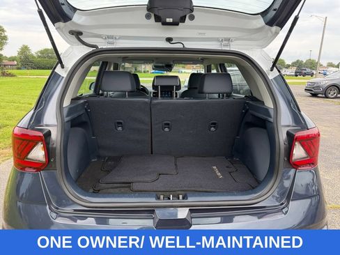 Used 2023 Hyundai Venue Limited FWD image 24