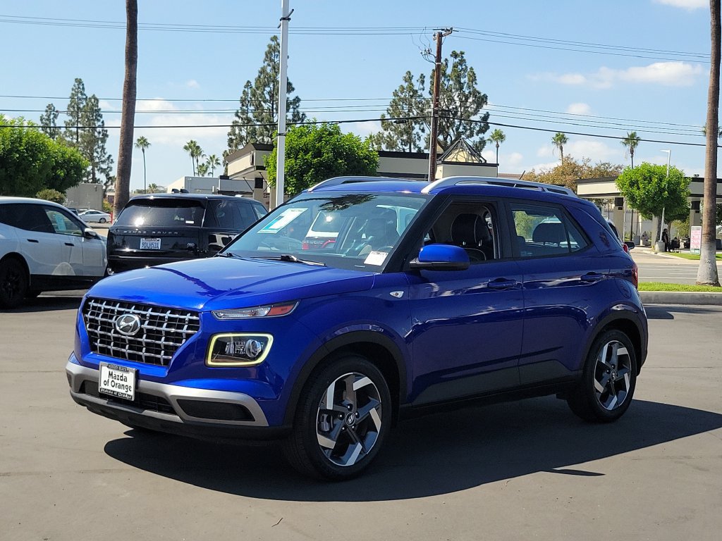 Used 2023 Hyundai Venue Limited FWD image 31
