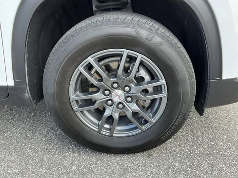 Used 2025 GMC Acadia Elevation image 15