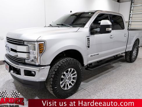 Used 2019 Ford F250 Lariat image 2