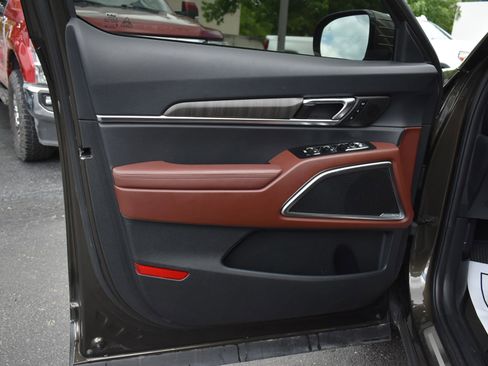 Used 2025 Kia Telluride SX Prestige AWD/4WD image 12