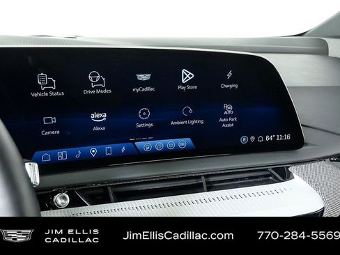 Used 2025 Cadillac Optiq Luxury 2 w/ LPO, Floor Liner Package AWD/4WD image 15