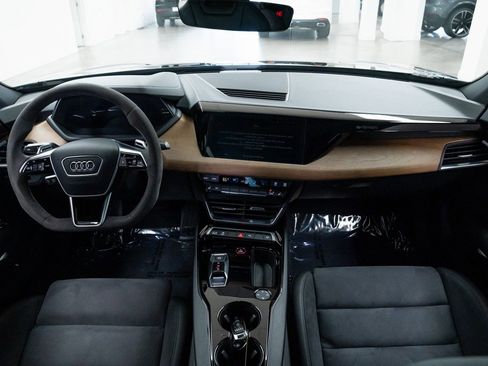 Used 2023 Audi e-tron GT Premium Plus image 9