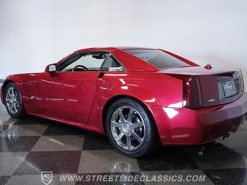 Used 2005 Cadillac XLR image 24