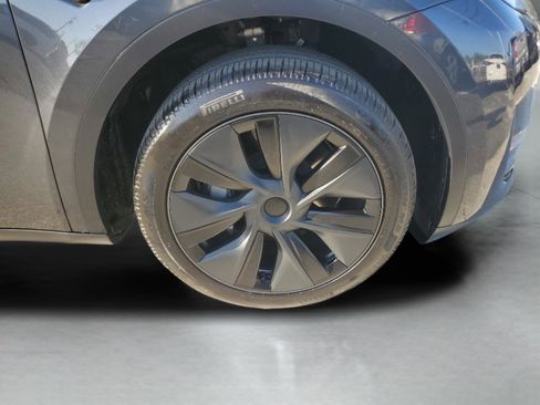 Used 2025 Tesla Model Y Long Range image 6
