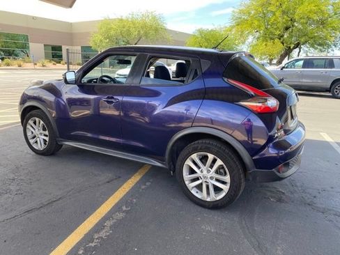 Used 2015 Nissan Juke S FWD image 2