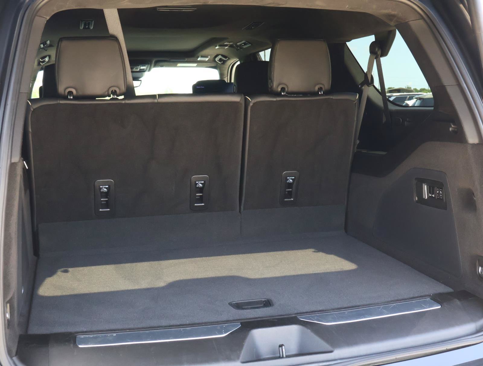 Certified 2024 Cadillac Escalade ESV Premium Luxury Platinum AWD/4WD image 29