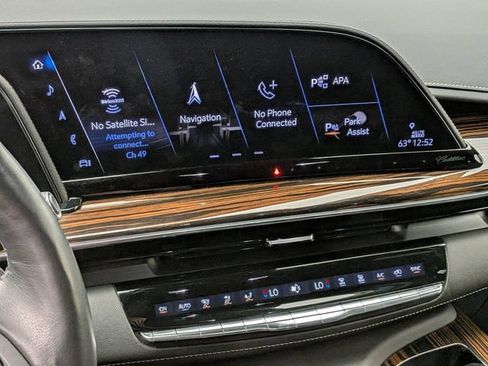 Certified 2023 Cadillac Escalade Premium Luxury AWD/4WD image 14