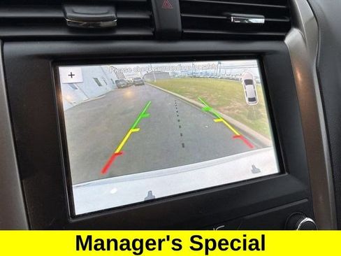 Used 2019 Ford Fusion SE image 25