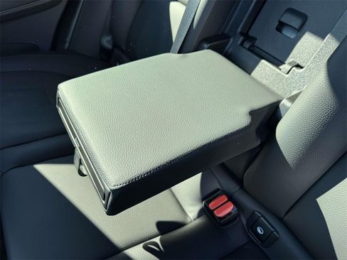 Certified 2023 Volvo XC60 B5 Plus image 10