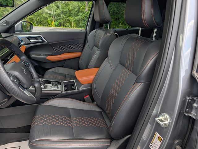 Used 2023 Mitsubishi Outlander SEL AWD/4WD image 12