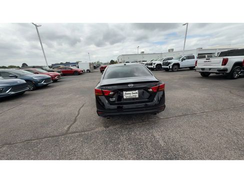 Used 2025 Nissan Altima 2.5 SR image 8