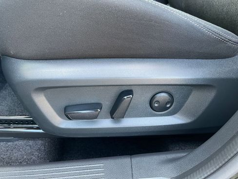 Used 2025 Nissan Rogue SV image 22