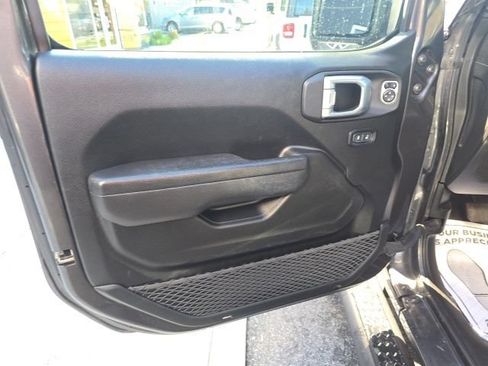 Certified 2022 Jeep Wrangler Unlimited Sport AWD/4WD image 10