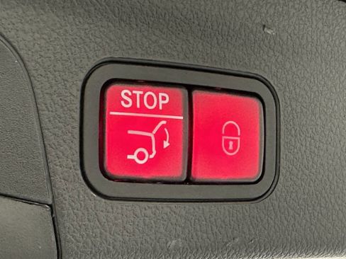 Certified 2025 Mercedes-Benz GLE 350 4MATIC w/ 3rd Row Seat Package image 21