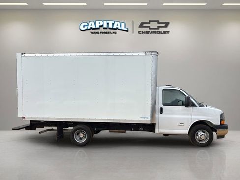 New 2024 Chevrolet Express 4500 w/ Power Convenience Package RWD image 13