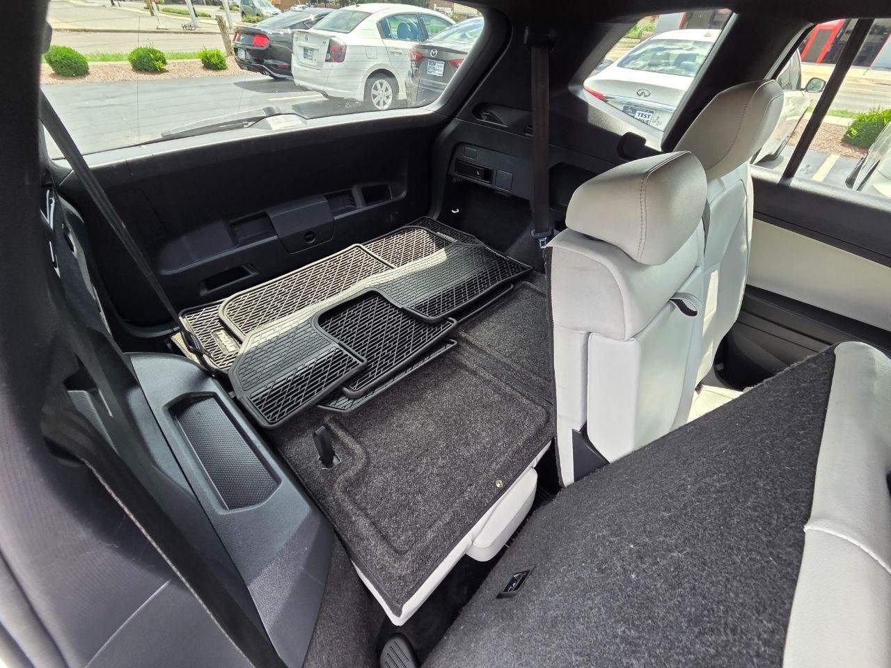 Used 2020 Volkswagen Tiguan SE R-Line FWD image 18