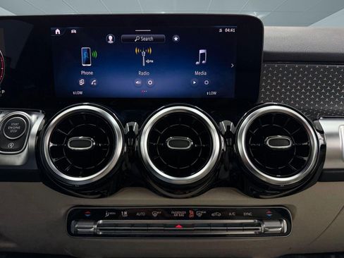 Used 2026 Mercedes-Benz GLB 250 image 29