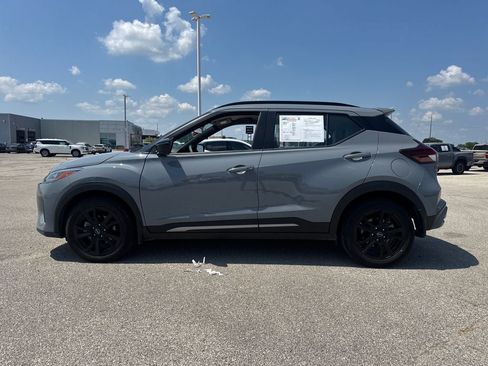 Used 2024 Nissan Kicks SR w/ SR Premium Package FWD image 3