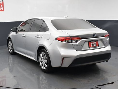 Used 2025 Toyota Corolla LE FWD image 3