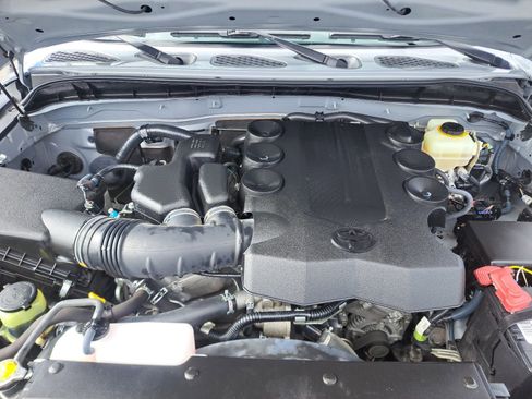 Used 2014 Toyota FJ Cruiser 4WD w/ Convenience Package image 12