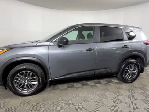 Used 2023 Nissan Rogue S AWD/4WD image 8