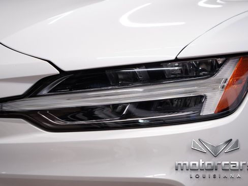 Used 2024 Volvo S60 B5 Ultimate image 11