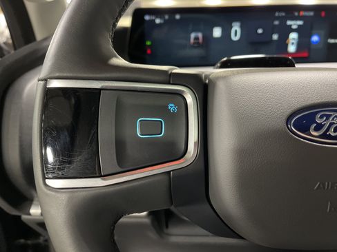 Used 2025 Ford Expedition Active image 20