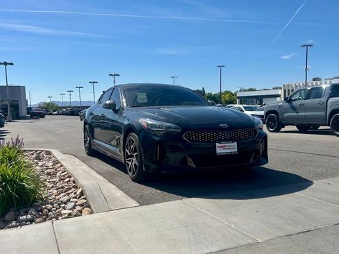 Used 2022 Kia Stinger GT-Line w/ Sun & Sound Package RWD image 3