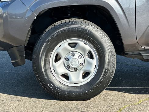 Used 2020 Toyota Tacoma SR5 image 28