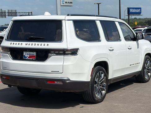 Used 2022 Jeep Grand Wagoneer Series III w/ Rear Seat Video Group 1 AWD/4WD image 5