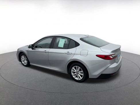 Used 2025 Toyota Camry LE image 10