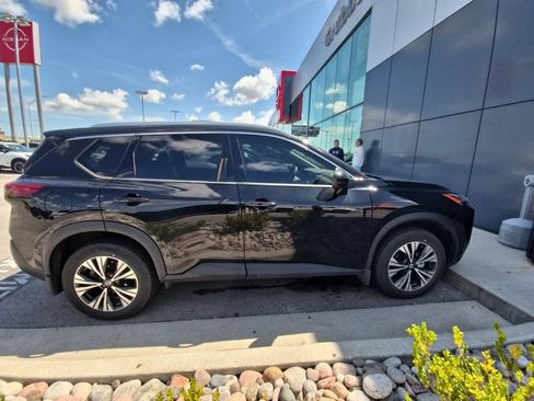Used 2021 Nissan Rogue SV w/ Premium Package AWD/4WD image 4