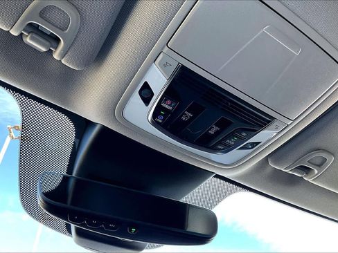 Used 2024 Acura MDX SH-AWD w/ Technology Package image 34