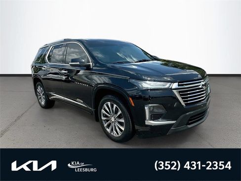Used 2023 Chevrolet Traverse Premier FWD image 1