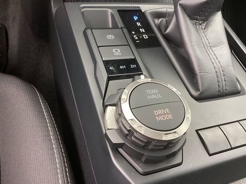 Certified 2025 Toyota Tacoma TRD Sport AWD/4WD image 18