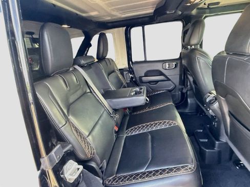 Used 2023 Jeep Wrangler Unlimited Sahara AWD/4WD image 31