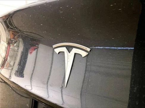 Used 2018 Tesla Model 3 Long Range RWD image 13