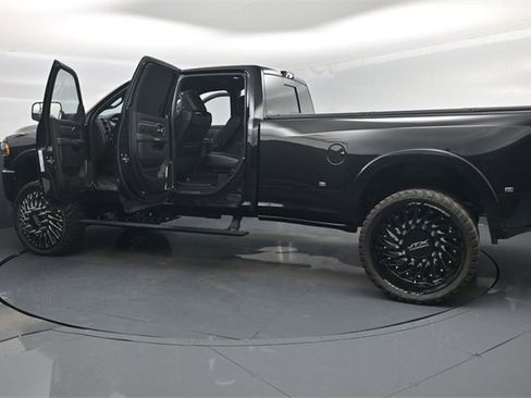 Used 2022 RAM 3500 Limited w/ Max Tow Package image 71