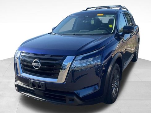 Used 2022 Nissan Pathfinder SV FWD image 1