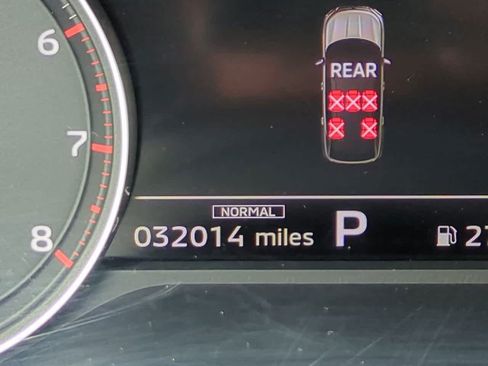Used 2025 Mitsubishi Outlander SE FWD image 27