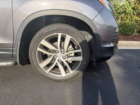 Used 2017 Honda Pilot Elite image 3