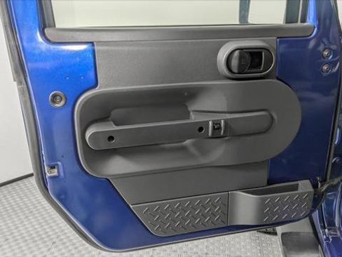 Used 2010 Jeep Wrangler Sahara w/ Dual Top Group AWD/4WD image 14