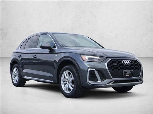 Used 2023 Audi Q5 2.0T Premium w/ Convenience Package AWD/4WD image 3