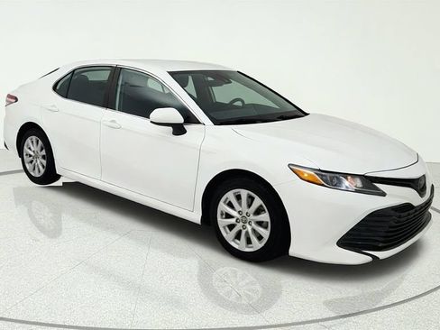 Used 2019 Toyota Camry LE FWD image 1