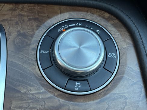 Used 2023 Nissan Armada SL w/ Captain's Chairs Package image 11