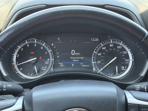 Used 2022 Toyota Highlander XLE image 19